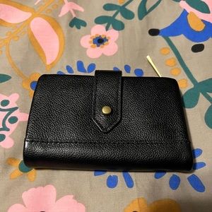 Fossil soft pebble wallet.